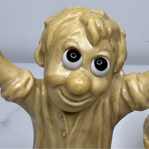 VTG 1970 Russ Berries BUNDLE of 2 - Picture 9 of 11